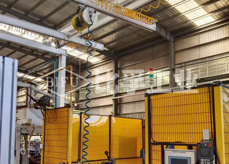 汽車主機廠焊接氣動平衡吊案例